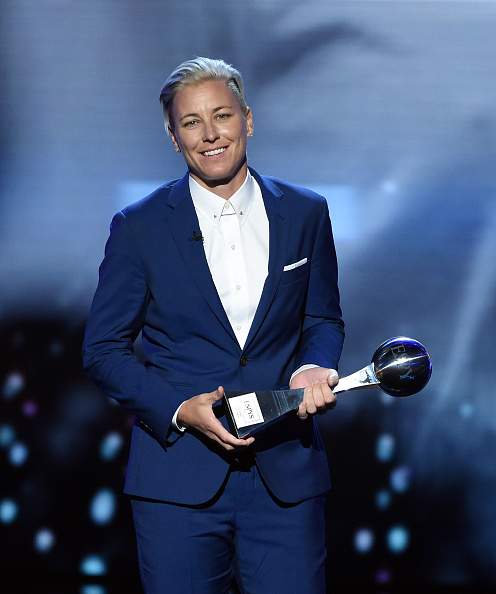 Abby Wambach honored at ESPYs with Icon Award